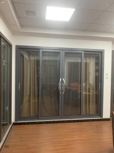 7米多寬的68優(yōu)派重型推拉門出廠前調(diào)試